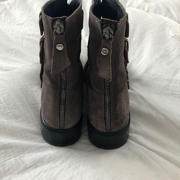 STUART WEITZMAN Jitterbug Suede Boot Seal 8 - Picture 13 of 16